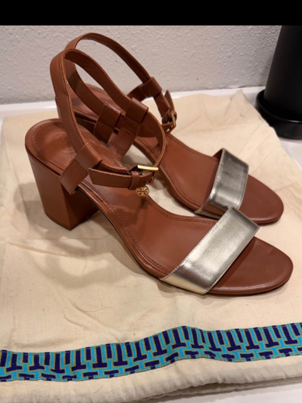 Tory Burch Tan Leather Block Heel Sandals with Silver Strap size 7.5 + dust bag